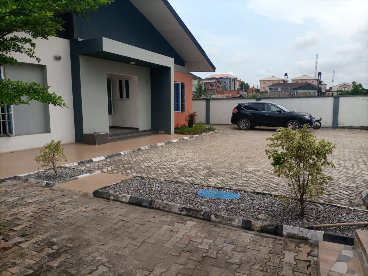 shekpe3232's tweet image. *FOR SALE*👆
*FOR SALE*👆

4bedroom Bungalow with 2 sitting room  on 730sqm  Fenced and gated. At Oguntan street off Ali owe street off glory estate ifako Gbagada

*Title: Receipt and survey*

*Price: 85m asking*