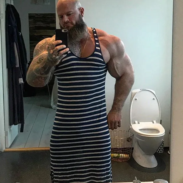 Bob202120's tweet photo. @memeland I want this to show that man can wear
#memelandtraits https://t.co/xDofwNg6Mr