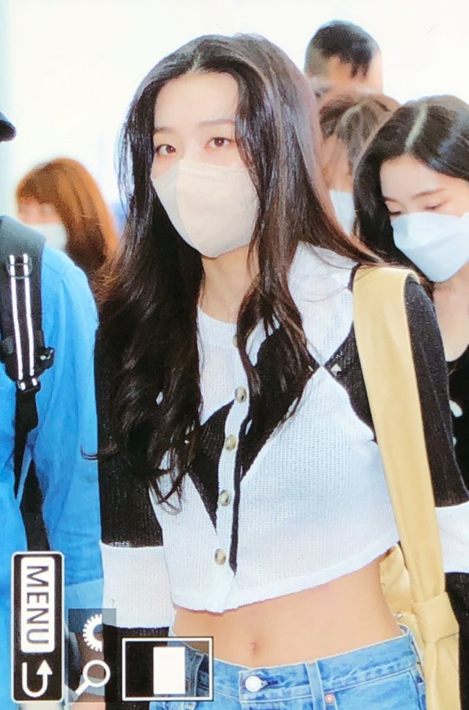 Blue Moon tweet media