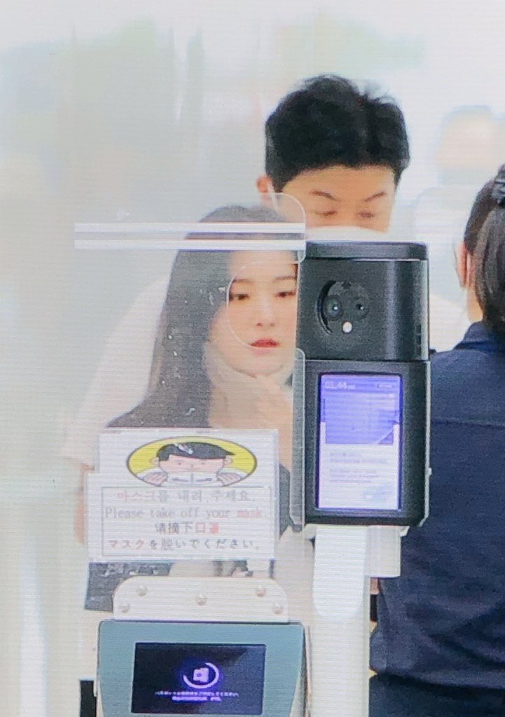 Blue Moon tweet media