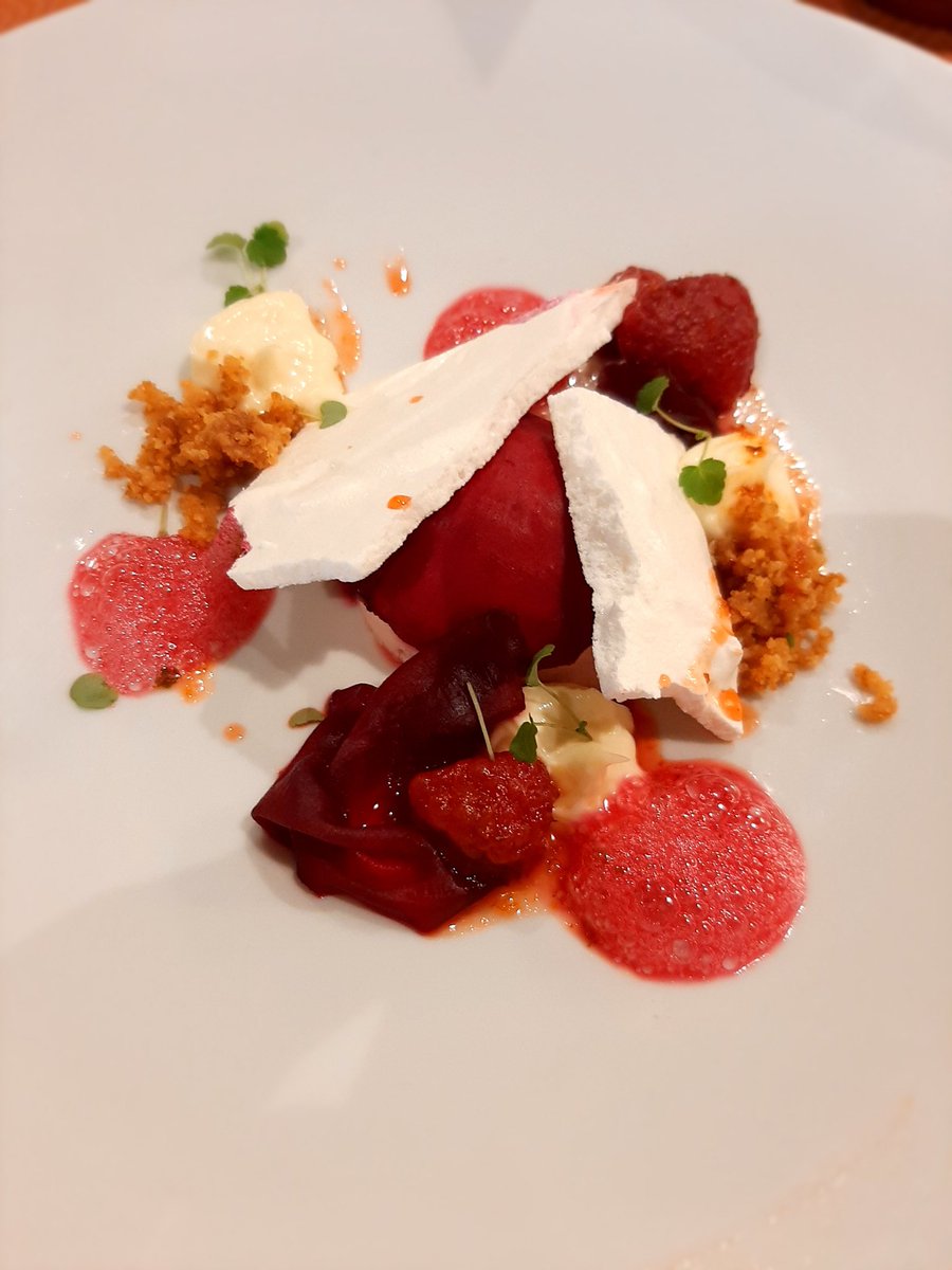 comebebeama69's tweet photo. Ayer fue el dia para #ChocoADDICT en BENDITO #Málaga #CocinaHonesta donde el #chef Mario Rosado (@MarioSegado) y su #equipo nos volvió a dar una tarde de disfrute... Cata de #Postres &amp; #Cocktails 1/3 https://t.co/lp2Gb9tEHJ