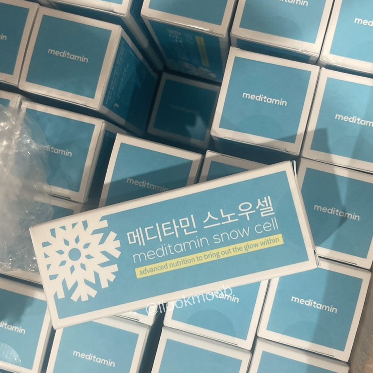llookmoob's tweet photo. (พร้อมส่ง) — Meditamin snow cell 168เม็ด
หลุดจอง 2 กป ค่า 🥺
— ราคา 389 บาท
🚚 ค่าส่ง 35
#คอลลาเจนเกาหลี #ของมันต้องมี #ฉันจะขาว #snowcell #ของดีบอกต่อ #ชี้เป้าของถูก #คสอ���ร้อมส่ง #วิตามินเกาหลี https://t.co/wpLaFjpCui