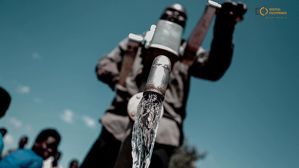 FootprintsMw's tweet photo. What's your Friday's motivation?? It's the lifepump for Mkanda community #Lifepump #life #cleanwater #water #motivation #happy #community @DOutreach https://t.co/iajgPkGUBc