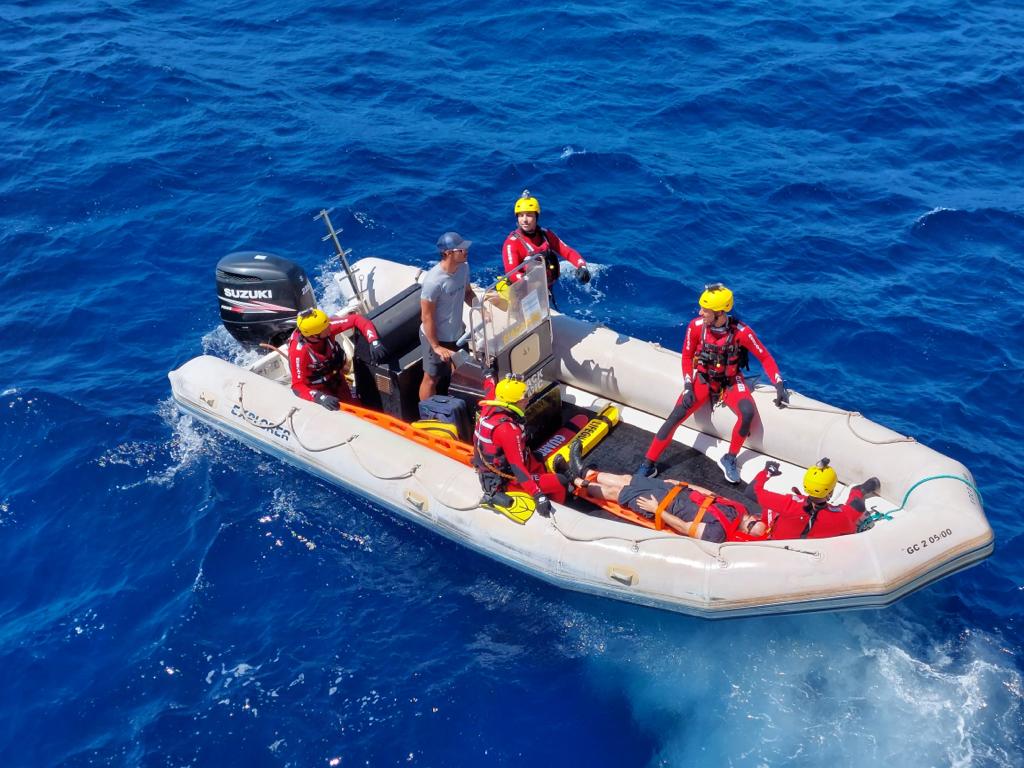 Armada_esp's tweet photo. Ejercicio #Marsec22.
Durante el día de ayer, el #P42Rayo participó en un escenario en el que se simuló una doble incidencia. Por un lado se simuló una colisión de un buque con heridos que hubieron de ser evacuados al #P42Rayo, para posterior evacuación aérea en 🚁 @EjercitoAire. https://t.co/hqsDG04JD5