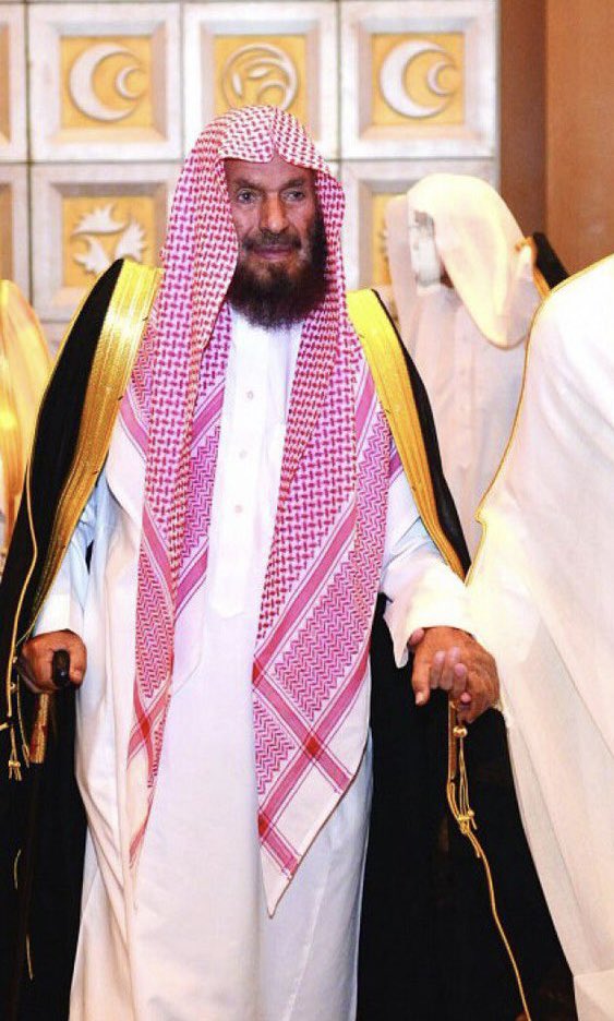 توفّي خالي الحبيب إلى قلبي: الشيخ مهنا بن محمد بن سليمان المهنا، بعد ٩٠ عاماً عاشها على الفطرة والإيمان والنقاء والتقوى.
سيُصلّى عليه بعد صلاة العصر بجامع البابطين، وسيُدفن بإذن الله في مقبرة شمال الرياض.
دعواتكم له بالمغفرة والرحمة.
إنّا لله وإنّا إليه راجعون.
#الشيخ_مهنا_المهنا