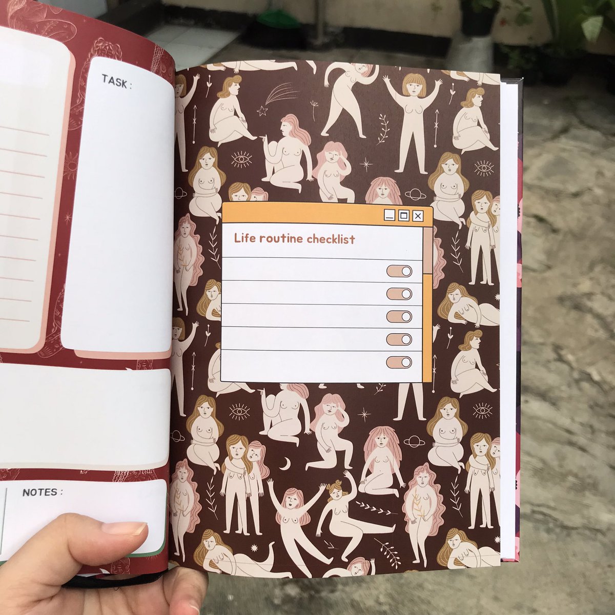 baitynelia's tweet photo. Tempat kamu bisa custom buku satuan nih.
Dan bisa free design sesuka hati kamu

https://t.co/qndEQOJxLb https://t.co/Vrku5pBvr3