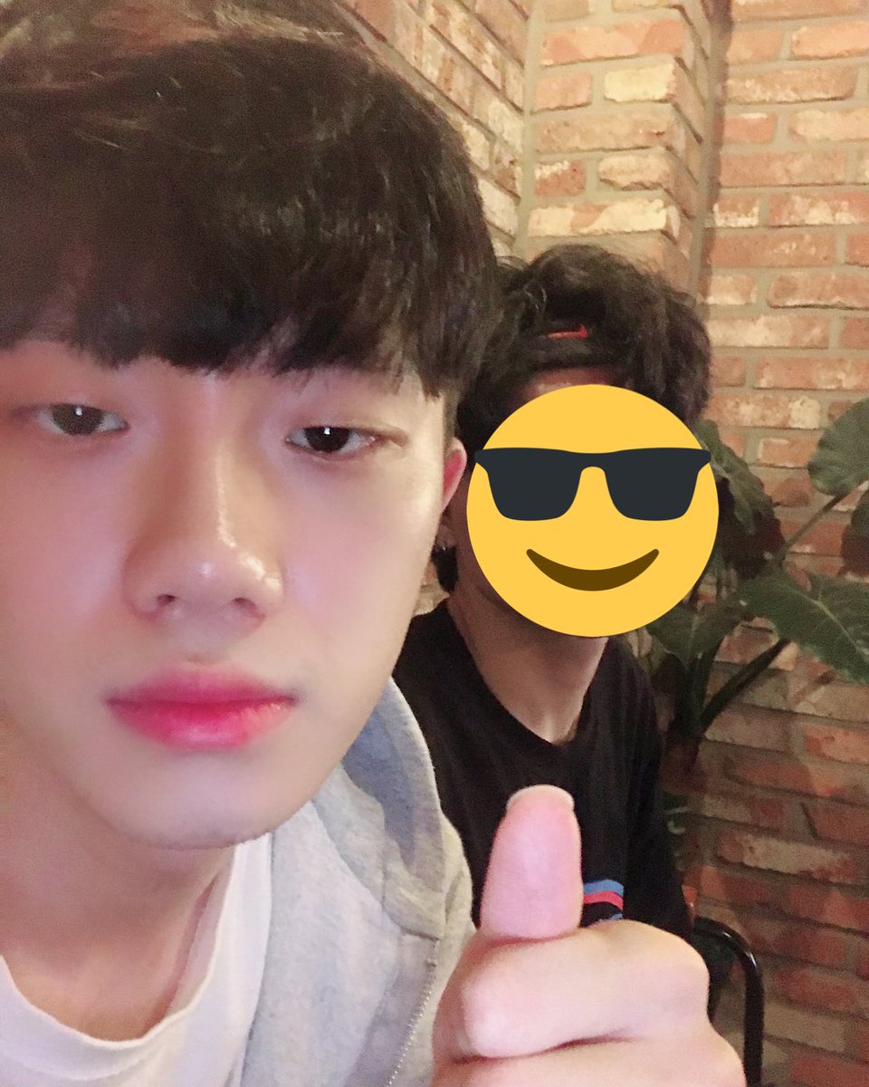 ha_phenomenon's tweet photo. 친구분과 찍은 사진이라 가리고 올립니다 :)
늦게 답변드려 죄송해요🥲 https://t.co/D7d0PwXBSs