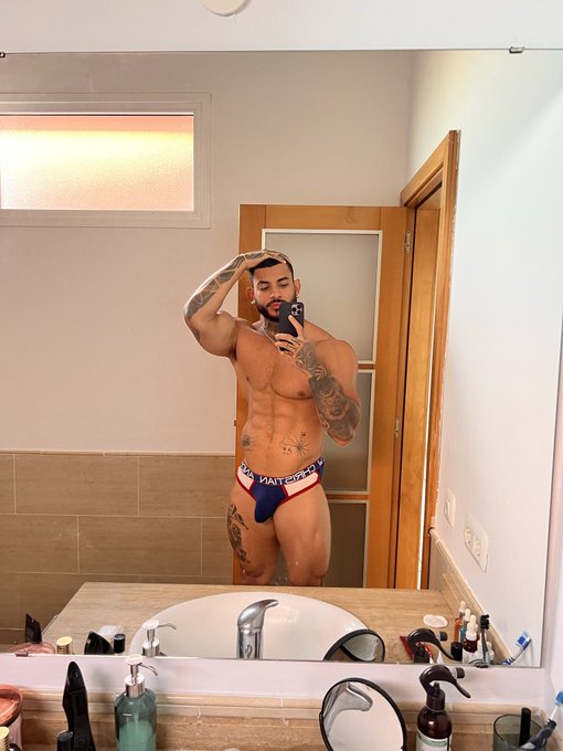 Well&hellip; hi🌚 @andrewchristian  https://t.co/Wy9fRe6Ox2 https://t.co/yvV3jHtgUq<a class="tags" target="_blank" title="On Twitter" href="/?out=eyJ0eXAiOiJKV1QiLCJhbGciOiJIUzUxMiJ9.eyJpYXQiOjE3MjA3NDg4MDQsImlzcyI6InR3cG9ybnN0YXJzLmNvbSIsIm5iZiI6MTcyMDc0ODgwNCwiZXhwIjoxNzUyMjg0ODA0LCJyZWRpcmVjdF91cmwiOiJodHRwczovL3R3aXR0ZXIuY29tL2FuZHJld2NocmlzdGlhbiJ9.r-kRTvWC7wtWmcWACUt4rE52xDUOt1Tqz3yTo1tjwI3JssufJ012KDtayluVhNav4tGn00JHWz1v_fcOK5-mMw">@andrewchristian</a>