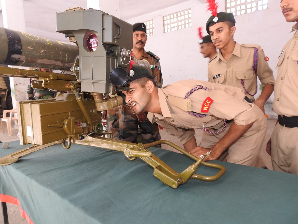 NCC_Dte_Gujarat's tweet photo. #NCCGUJARAT
129 cadets of 27 Guj Bn, Jamnagar &amp; 36 Guj Bn, Bhuj undergoing Army attachment started an exciting day with yoga, followed by handling of weapons &amp; rounded off the day with a friendly match of Basketball.
@DefencePRO_Guj
@HQ_DG_NCC
@IaSouthern
@adgpi
@drajaykumar_ias https://t.co/mte6gmCiK2
