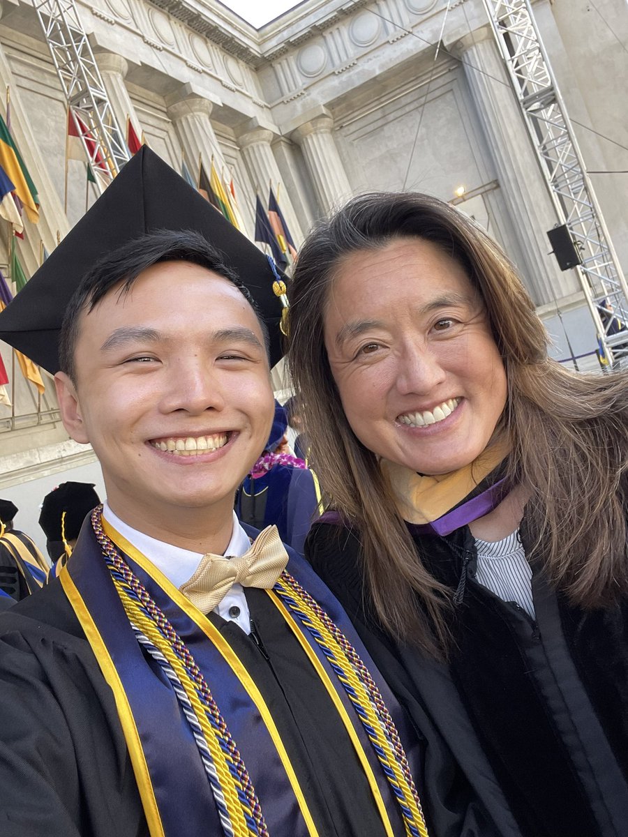 yuyang_zhong's tweet photo. GRADUATED @BerkeleyPsych (AGAIN) and got to sit on stage!!! #BerkeleyGrad https://t.co/vVKCpQaV88