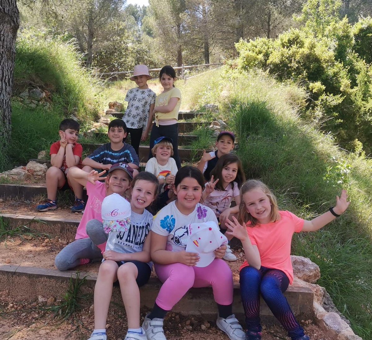 Escolapias_Val's tweet image. 🎊Los alumnos de 1°, 2° y 3° pudimos disfrutar la semana pasada, de un día al aire libre.🏕️ 

Fue un día lleno de aventuras con actividades. 

¡Qué divertido poder volver a disfrutar de la naturaleza!🌳

#excursionescolar
#sumamossonrisas
#yosoydeescolapiasvalencia
#multiaventura