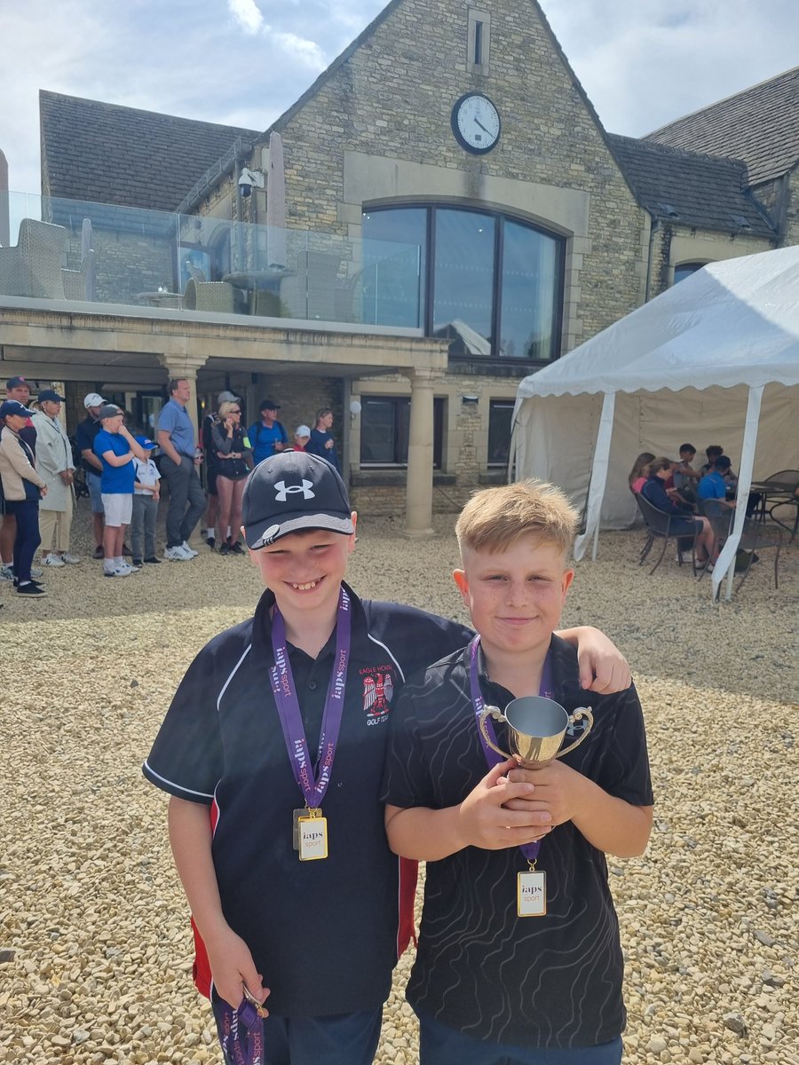 Sebastian tweet media