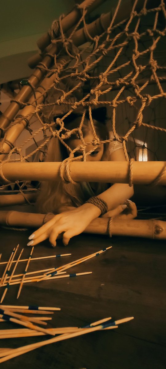 Def_Defkongice's tweet photo. Kdo si hraje, nezlobí. A to platí i na Bondage Jamu v #SubSpace_studiu v pondělí. #shibari is fun. https://t.co/mONu0uqNKL