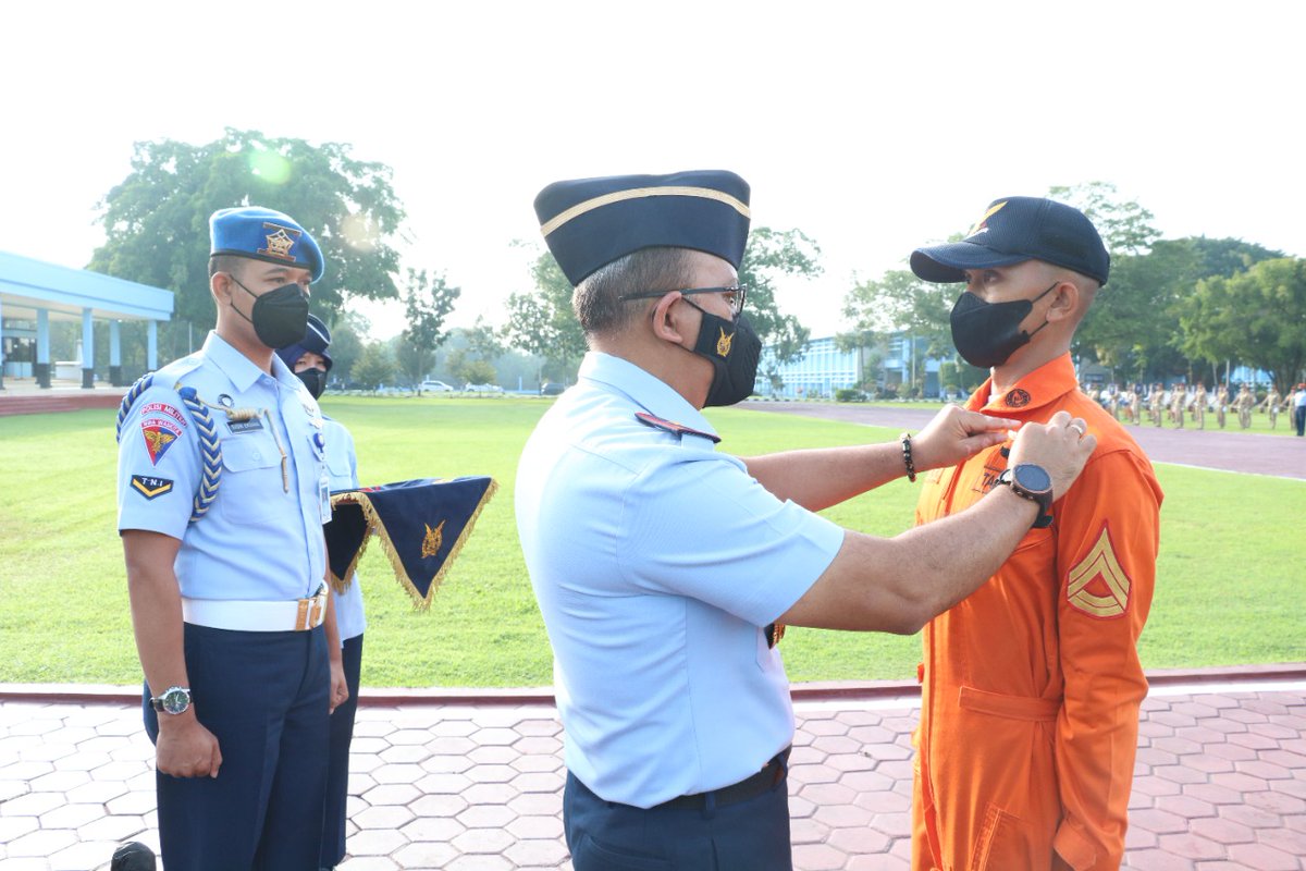 Akademi Angkatan Udara tweet media