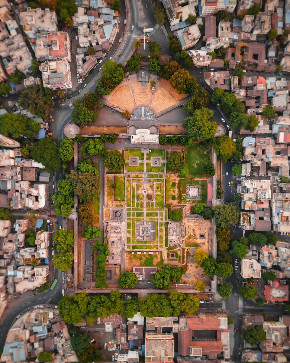 otherelement's tweet photo. Shanivaarwada Top View!

#shaniwarwada #pune #dronephotography #droneshots #anotherelement https://t.co/H51jx1fzkz