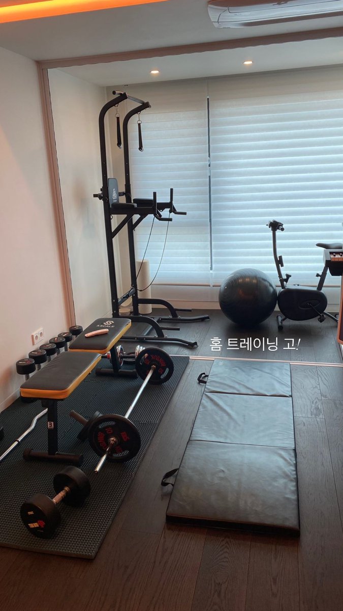 shinkipeia's tweet photo. [jj_1986_jj IGS] 220520 #J_JUN #JAEJOONG;

Home training go! https://t.co/QeJNGKLDef