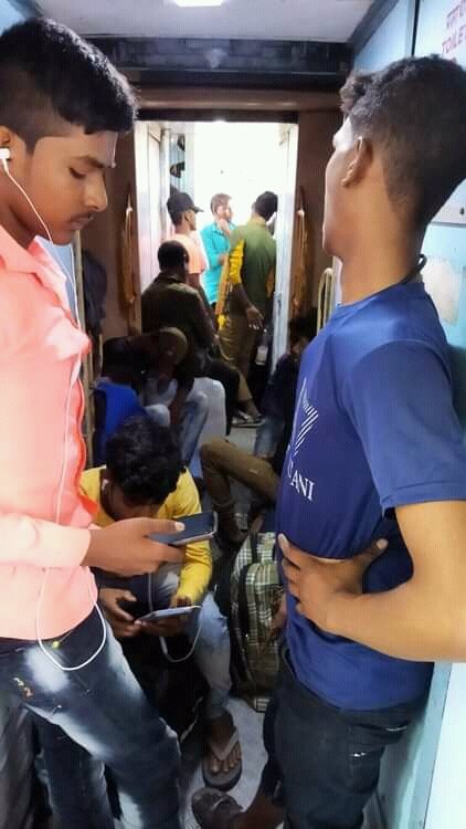 AbhikkRoy's tweet photo. #NtpcExamCityWithinHomeState
#RRB_STOP_HARASSING_US
#ChangeNtpcExamCity @AshwiniVaishnaw @RajatYadav_ @RailMinIndia https://t.co/sjcO4VWsU0