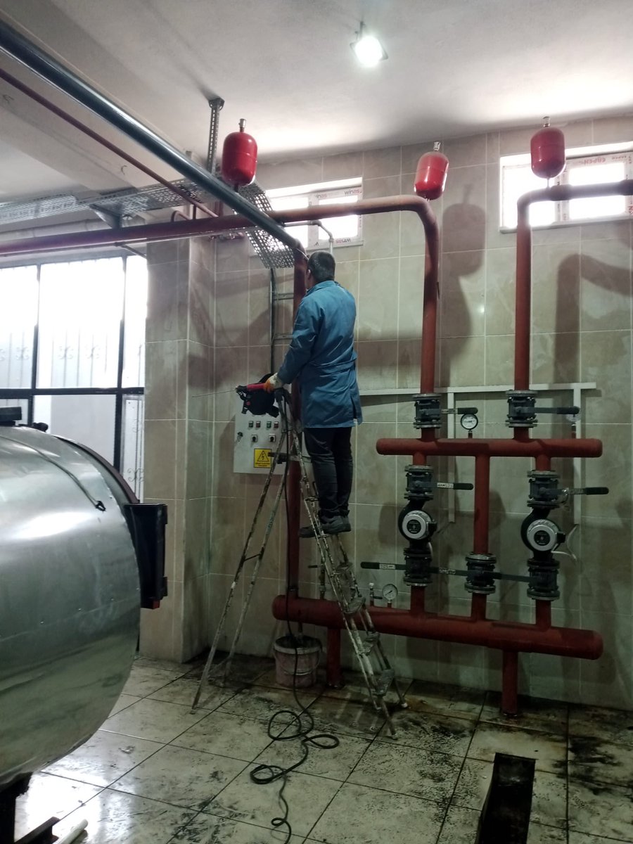 CelaliMtal's tweet photo. İlçemizdeki okulların doğalgaz dönüşümünü gerçekleştirmenin gururunu yaşıyoruz. @agrimem @hasan_kokrek @dogubayazitmem @ihsankosen https://t.co/DGaKvCBN9F
