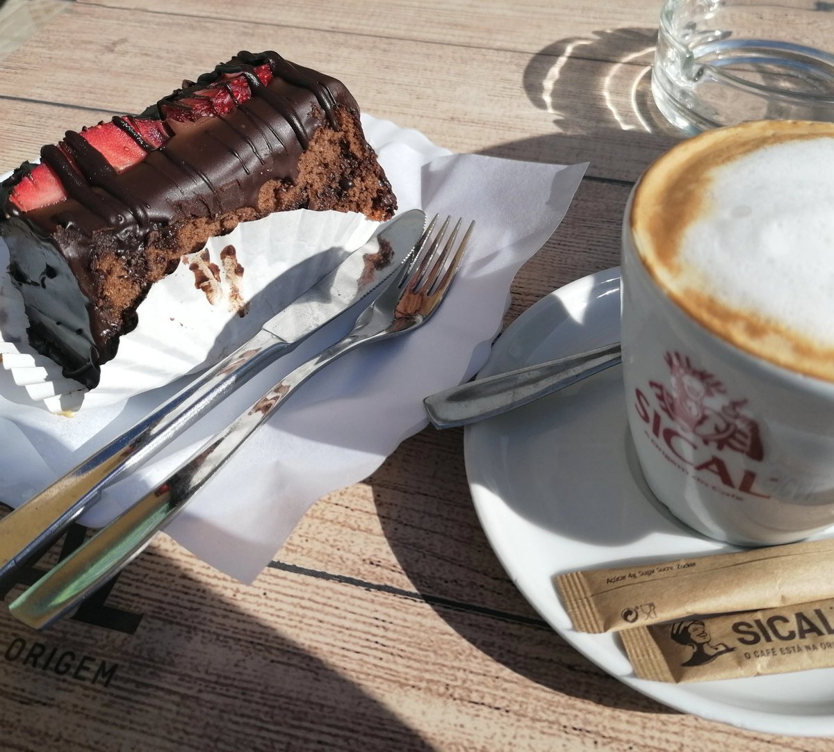 casafajara's tweet photo. Never mind #fridaythe13th!

Just enjoy your  morning coffee, preferably in #Portugal  🇵🇹

If you're not in #Portugal use today to book a trip there. ☑️

Pack your Friday with #GoodVibesOnly ☑️

#FridayFeeling #algarveportugal @visitportugal https://t.co/BSwDUSfq4R