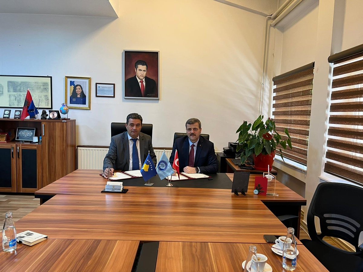 Gazi_Universite's tweet photo. 🔵Üniversitemiz ile Prizren Ukshin Hoti Üniversitesi Arasında İş Birliği Protokolü İmzalandı.

⬇️ 
https://t.co/n2uZuQmntW

#PrizrenUkshinHotiUniversity
#GaziÜniversitesi https://t.co/VBQm5LTaXU