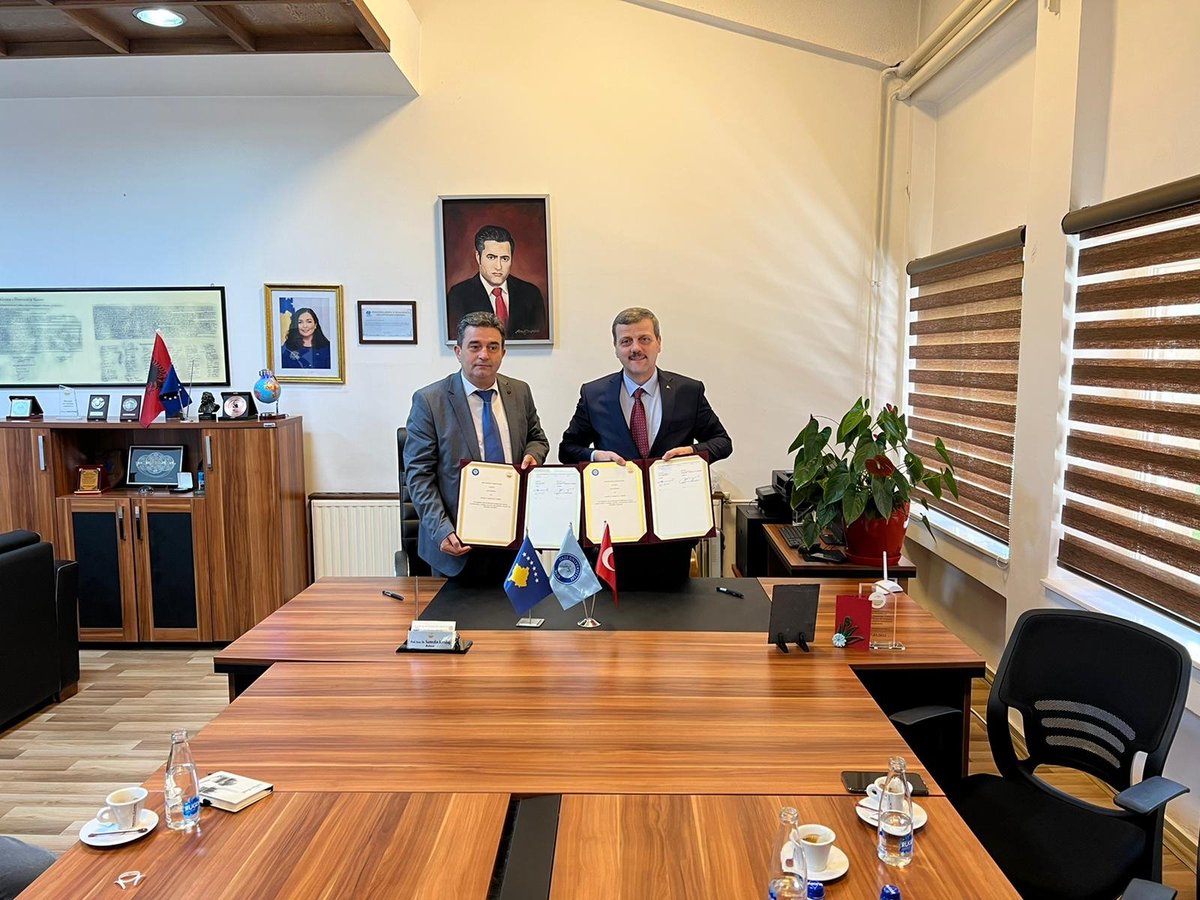 Gazi_Universite's tweet photo. 🔵Üniversitemiz ile Prizren Ukshin Hoti Üniversitesi Arasında İş Birliği Protokolü İmzalandı.

⬇️ 
https://t.co/n2uZuQmntW

#PrizrenUkshinHotiUniversity
#GaziÜniversitesi https://t.co/VBQm5LTaXU