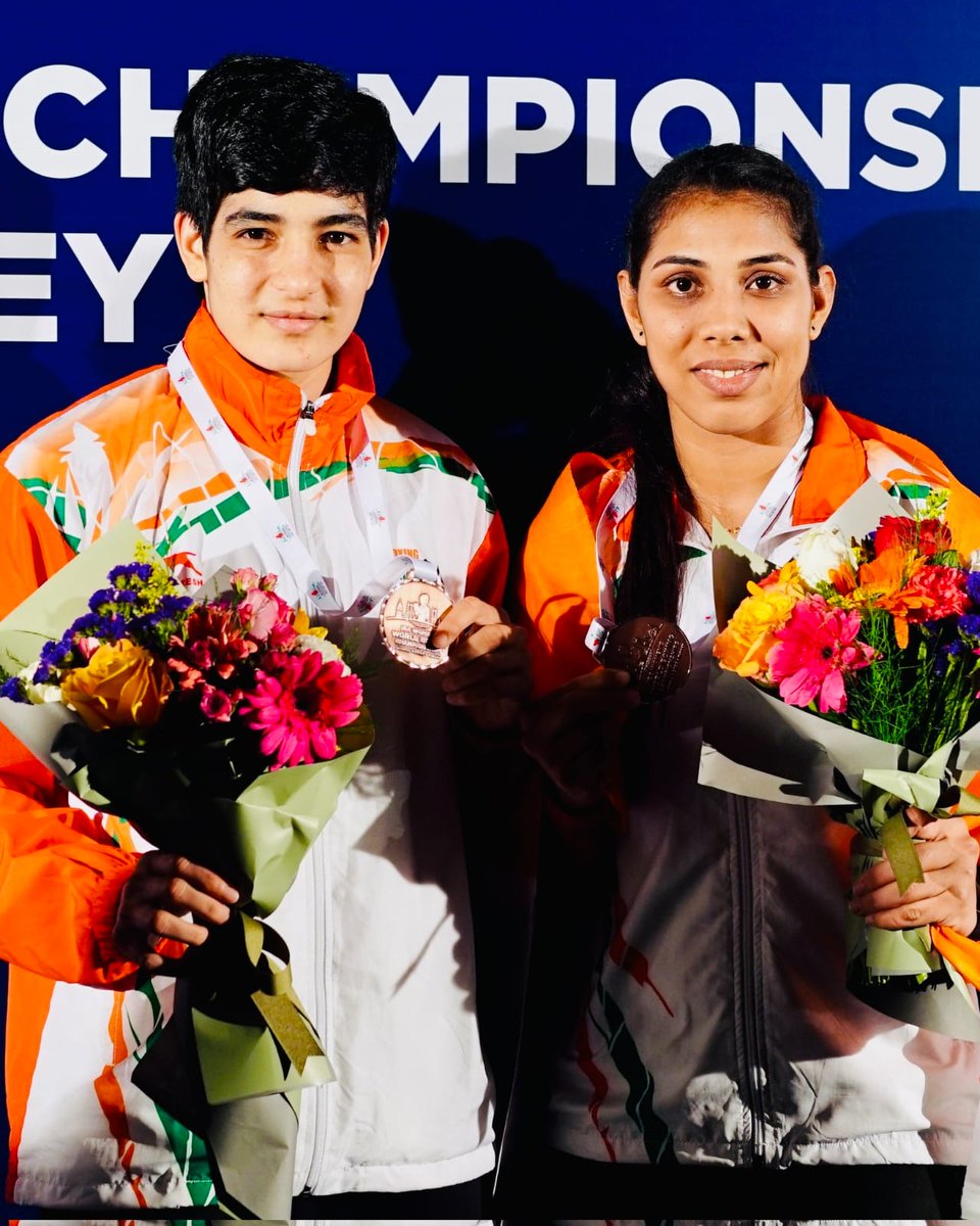 Making the country proud 🇮🇳
Congratulations Nikhat Zareen on your 🥇 win and to Manisha Moun and Parveen on winning the 🥉 at the Women's World Boxing Championship . 👏🥊