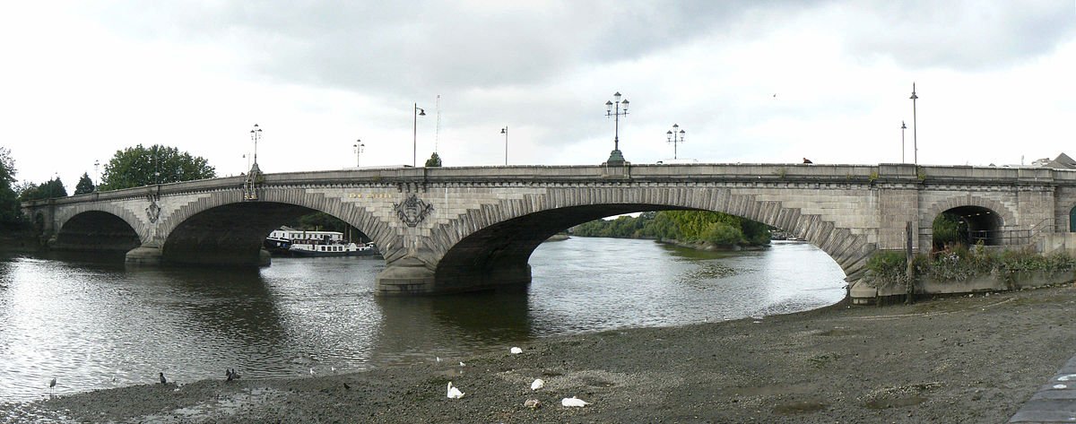 Knowledgepoint's tweet image. Happy Birthday Kew Bridge.
20 May 1903, King Edward VII opened the Kew Bridge over the River Thames. Its proper name is the Edward VII Bridge.