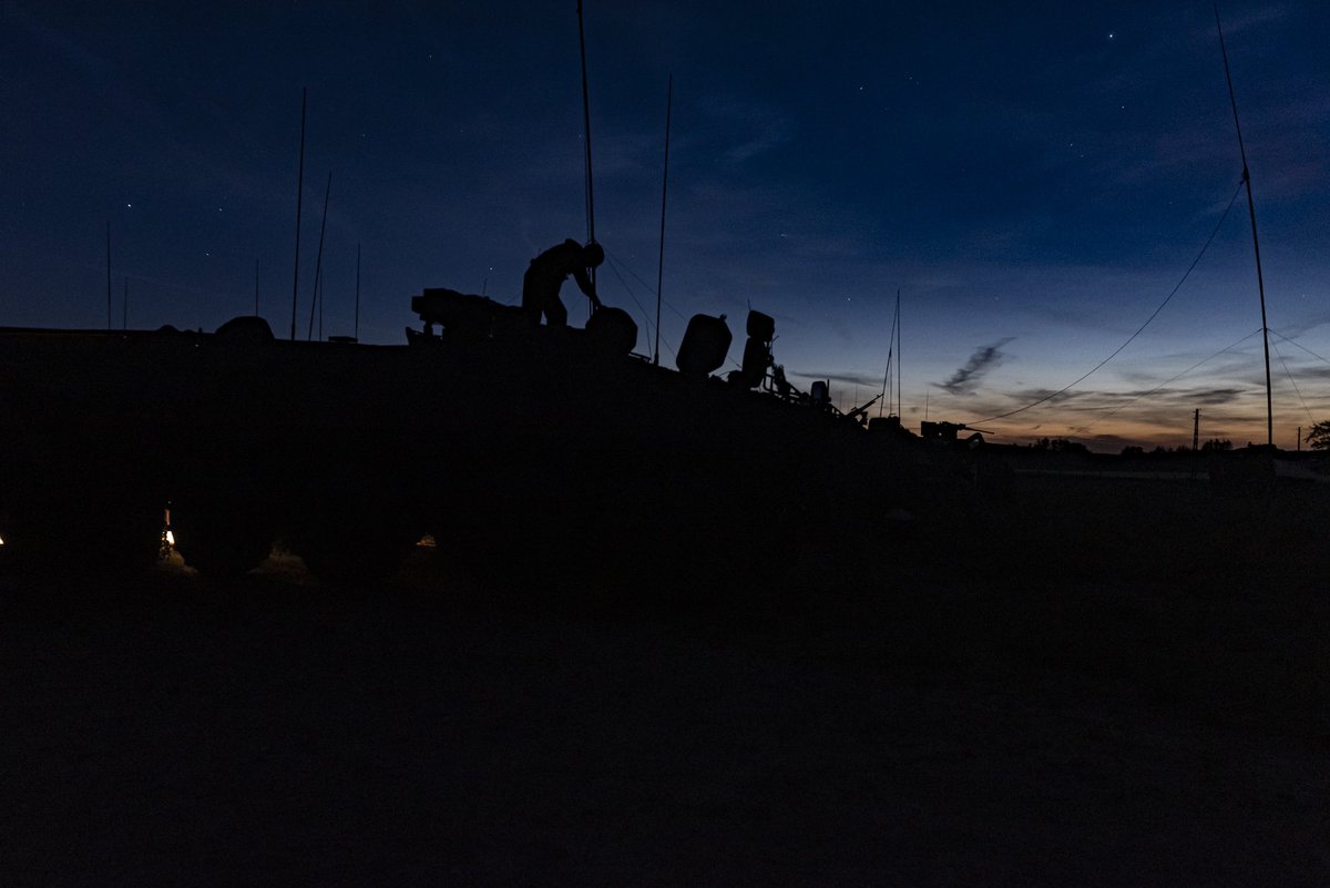 2brigadeblindee's tweet photo. 🔵🟡 Durant l’exercice « STRASBOURG », les postes de commandement étaient sous blindage étaient opérationnels jour et nuit. 
La permanence du commandement dans le combat de haute intensité est primordiale ⚔️

#PrépaOPS
#HauteIntensité
#ExerciceSTRASBOURG https://t.co/vXV3i3EfRO