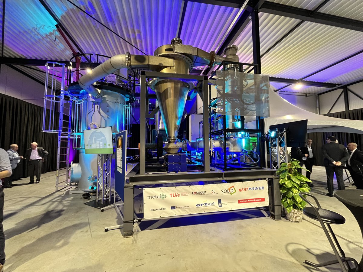 volgmartijn's tweet photo. Van ijzerpoeder naar duurzame en circulaire energie. Dat doen ze bij het Metalot Future Energy Lab. Gisteren geopend, nu aan de slag om dit marktwaardig te maken #InBrabant, met de provincie als trotse partner. Veel succes gewenst! https://t.co/qXH4JqSZsu