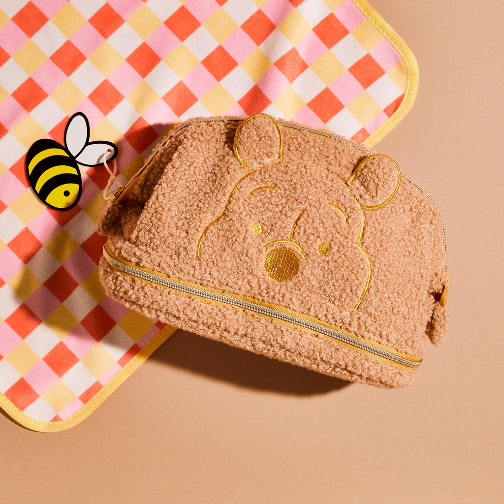 Spectrumbrushes's tweet photo. SET YOUR ALARMS! ⏰ The #DisneyxSpectrum Winnie The Pooh Bundle is RESTOCKING TODAY AT 6PM BST!🐻 Now with a BRAND NEW Runny Honey Soap👇🏽🍯
💛 Winnie The Pooh Bundle → £99.99
💛 Runny Honey Liquid Soap → £14.99
https://t.co/YfT3Yn9ZtU https://t.co/aiMDZkiU9l