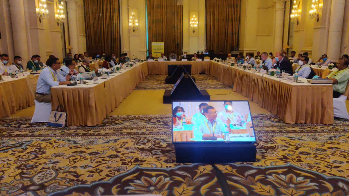 ACS Health UP Sri Amit Mohan Prasad sharing his views on Learnings from polio campaigns and way forward in 30th IEAG meeting at Hotel Leela Delhi