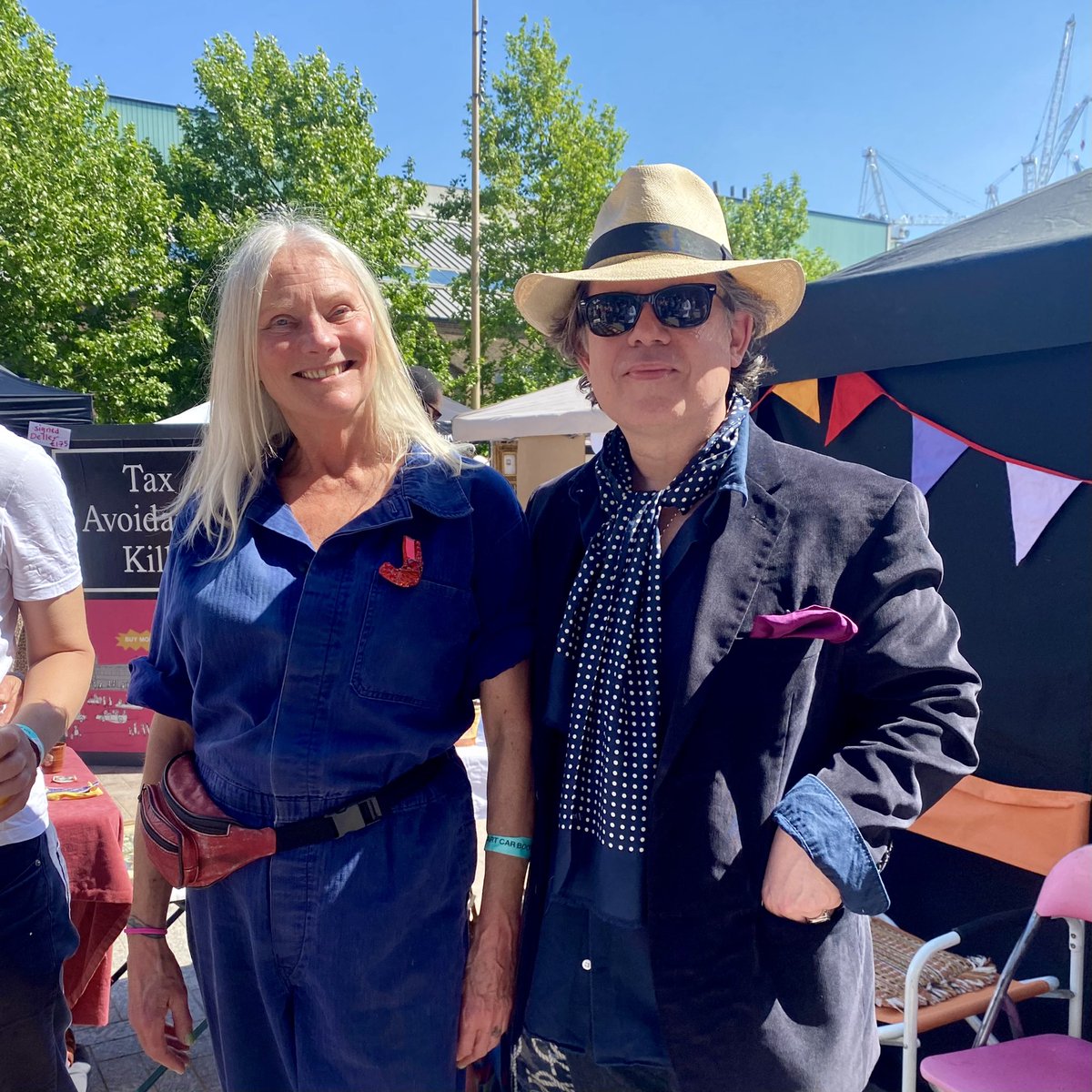 stephenharwood's tweet photo. Some more from the @artcarbootfair on Saturday, great weather for it! Good to see you #paulsakoilsky #charleswilliams #jenniferbinnie #pascalrousson
#artcarbootfair #artcarbootfair2022 #electricartcarbootfair @Swiftcharles https://t.co/LlWe9dZEsX