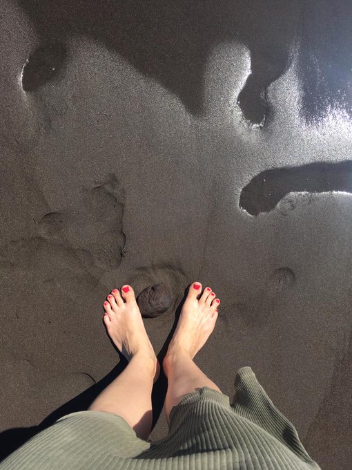 Wet feet anyone? https://t.co/542hIwLW6I https://t.co/ORsbZ9DTgd<a href="/tag/camgirl"class="tags"><span>#camgirl</span></a><a href="/tag/skype"class="tags"><span>#skype</span></a>