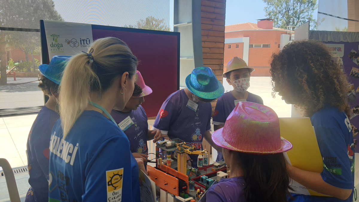 dgstsk's tweet photo. First tarafından düzenlenen First Lego League Challenge turnuvasında İTÜ ETA Vakfı Güzelbahçe Doğa Koleji INTEGRITY JR 2 takımımız YENİLİKÇİ ÇÖZÜM ödülüne layık görüldü. 
@KvancBarlas @EmelUstun35 @YKarasinir @DogaTech https://t.co/vlDo21yCgq