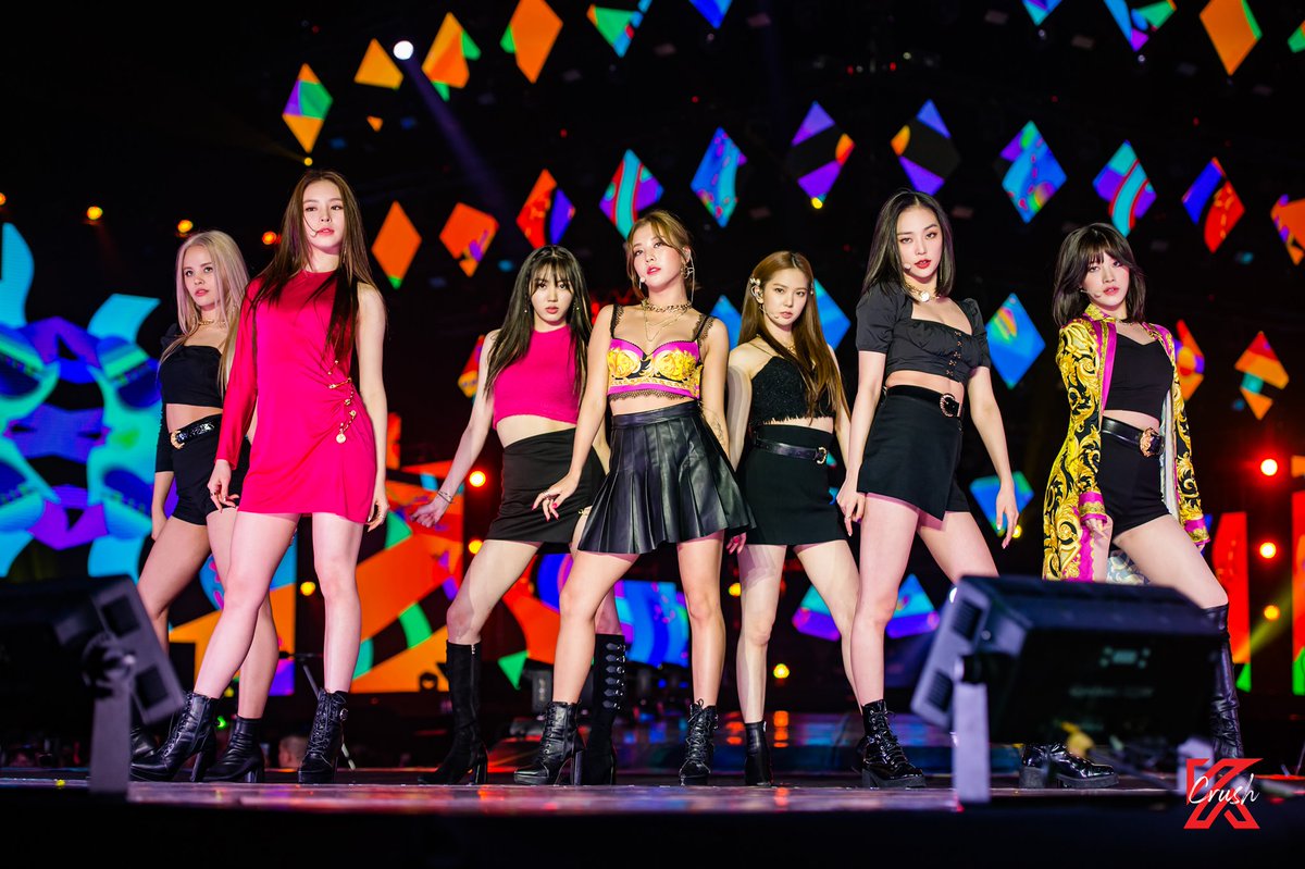 dantesicedlatte's tweet photo. some of my favourite clc stages:
- helicopter m countdown 200917
- k-crush 2019 in thailand
- i like it at kbs dream concert 2017
- no music bank 190201
#ThankYouCLC #CLC @CUBECLC #씨엘씨 #CLCDeservedBetter https://t.co/a9MAKAGS21