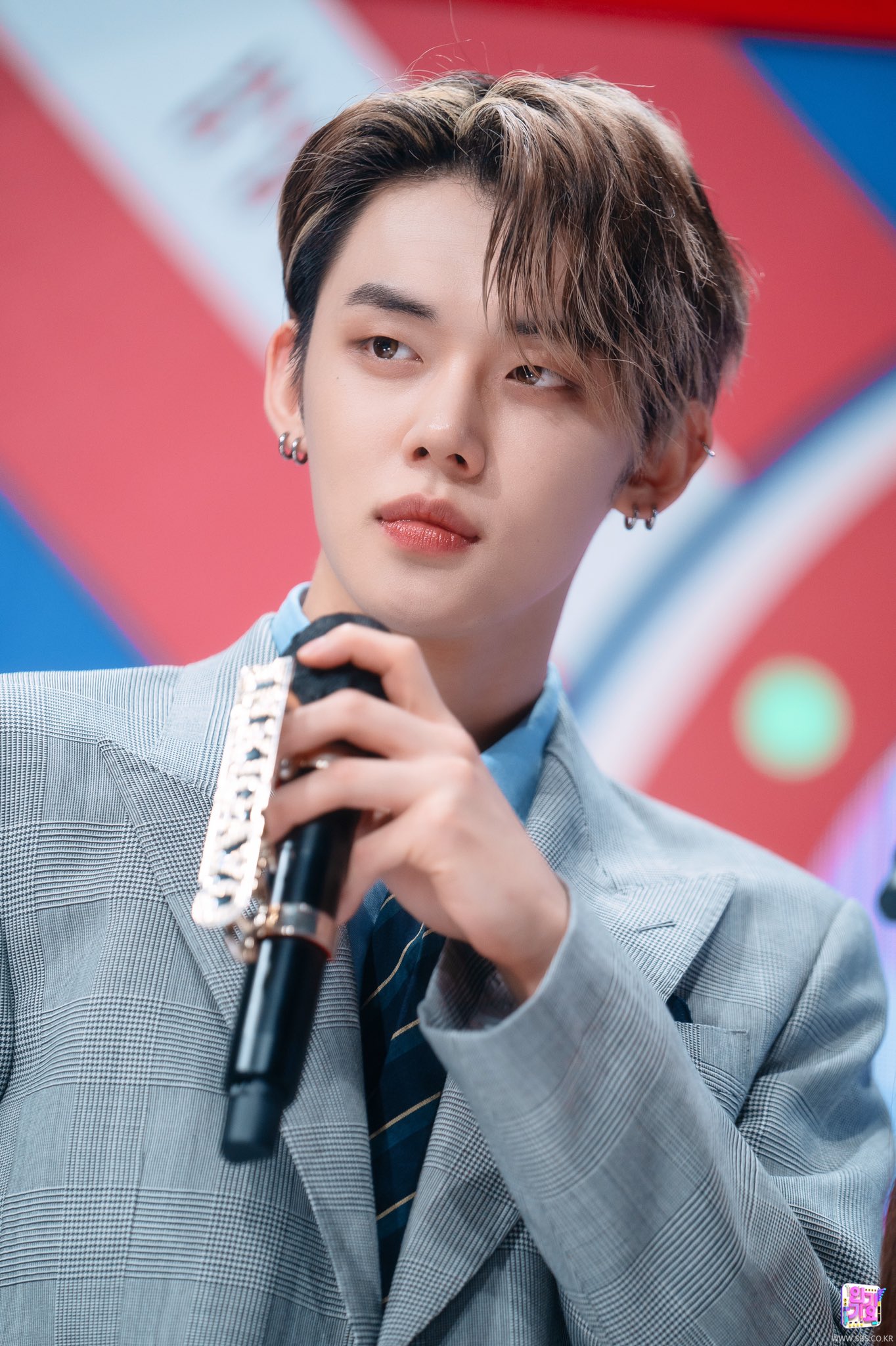 오물조물 on X: "[포토스케치] 얼굴천재 '연준X노정의X서범준'과 함께하는 인기가요♡ - 연준  https://t.co/4jKg98b1nm" / X