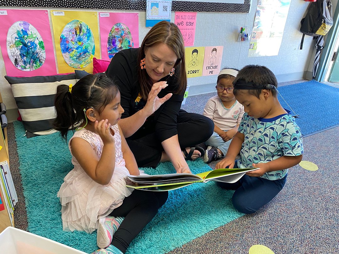 When Joanna Hendrix was nominated to apply for the Santa Barbara County Teacher of the Year award she had reservations about representing the deaf community as a hearing person, but she decided that highlighting her students was important.
santamariasun.com/biz-spotlights…