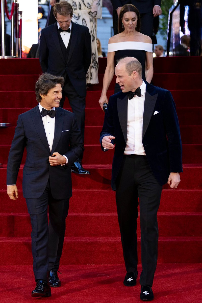 Canellelabelle's tweet photo. All Eyes were on this Goddess yesterday but Can we talk about Prince William too? I mean that man was wearing a McQueen tuxedo, a sure nod to his wife, And looked like a midnight Snack! Wow! 😎I know he was drooling over Catherine but goodness, he brought the heat too!! 😍🔥🔥❤️ https://t.co/Tx9wwjfnkN