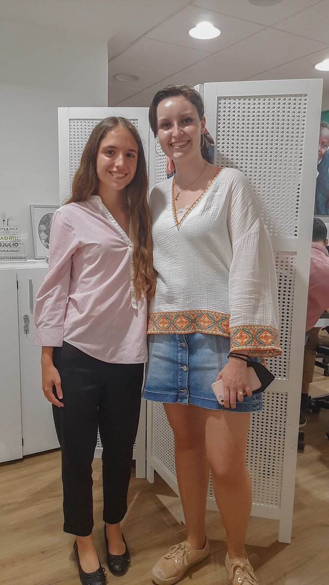 Ntra exalumna Paloma Garre que alcanzó la fase internacional del #ProgramaInvestiga con una estancia en el centro de investigación de Doñana y Lorena Saavedra  alumna de 1ºBto participan como #Alumnis en el XIII Congreso <a href="/iberdrola/">Iberdrola</a> de <a href="/Investiga_I_D_i/">Investiga I+D+i</a> ¡Felicidades! #MuyFan
