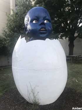 SarahTheviper's tweet photo. I was telling someone today about La Crosse's Big Blue Baby. A gift to La Crosse from a German artist. Meant to symbolize the terror of parenthood. It was a subject of hot debate where the sculpture should go. One suggestion by the Highschool to help prevent teen pregnancy. https://t.co/khtkevfFNR