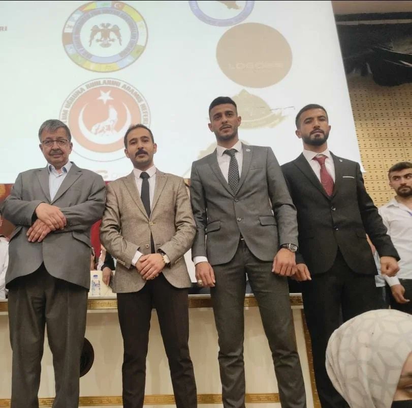 K7AUTUDAT's tweet photo. 1- Kilis Ülkü Ocakları olarak Kilis 7 Aralık Üniversitesi Turan Topluluğumuzun Ve TÜDAT Topluluğumuzun hazırlamış olduğu, Hayati İnanç Hocamızın konferanslarını gerçekleştirdiği programımızı salona sığmayan bir kalabalık ile gerçekleştirmiş bulunmaktayız. https://t.co/4VxpAGZUJA