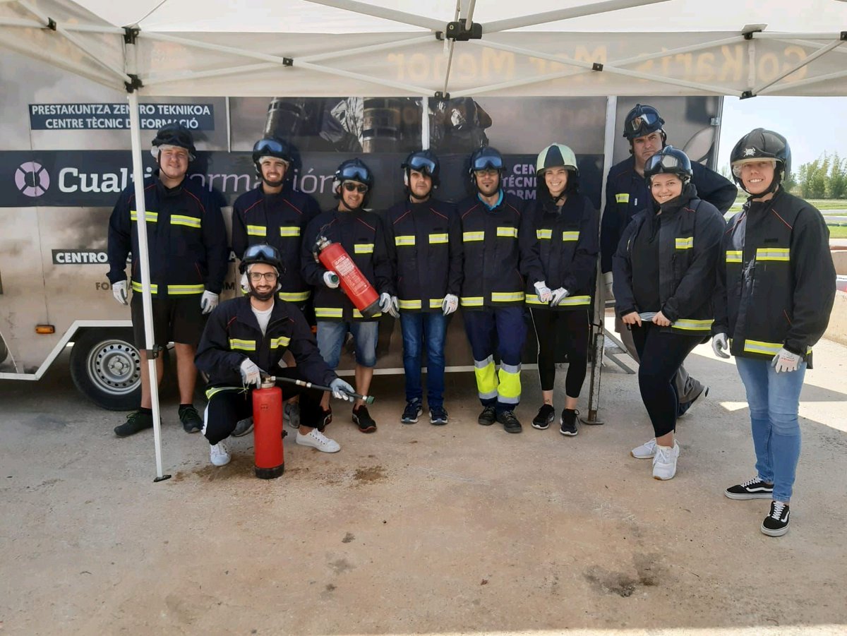 paquisarabia's tweet photo. Hemos impartido el curso @cualtis de #Incendios y emergencias con nuestras unidades móviles de #Formación Práctica #SanJavier
¡Grandes! Bionet @DFS Spain #ResidenciaLozar @GoKartsMarMenor
Implicados con la formación de #prl de sus trabajadores sobre actuación en caso de incendio https://t.co/BsrwmQIlIV