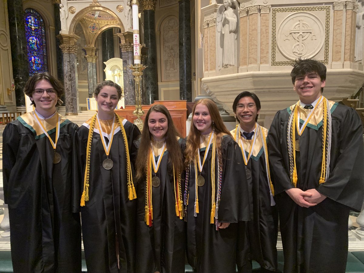 Archbishop Wood is proud to congratulate our top 3% of the Class of 2022!  Cesar Guerra-Solano, Braeden Choo, McKenna Murphy, Carly Bruno, Abigail  Kearney, Jack Baronoski were honored at the Archdiocesan Honors