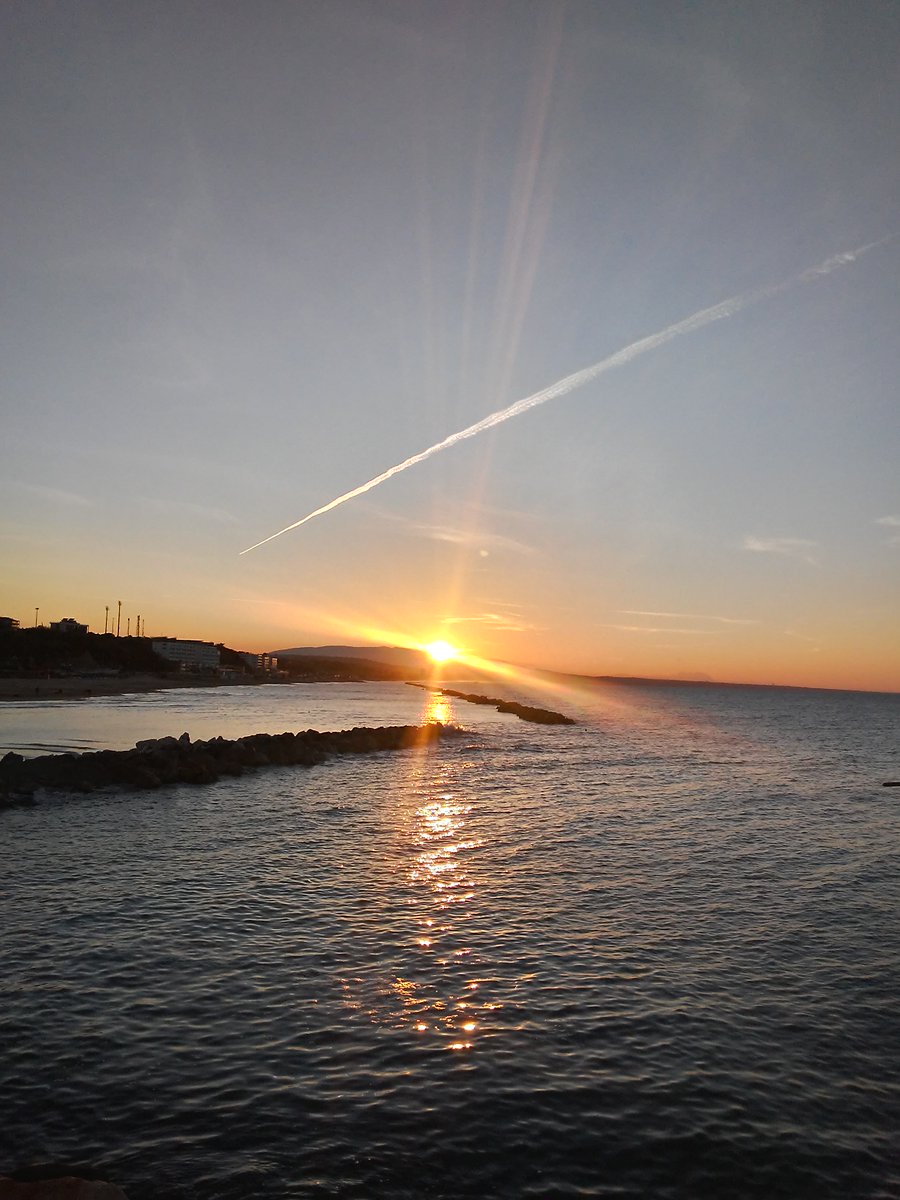 DirTecno's tweet photo. A volte ci sono delle simpatie così forti che, incontrandosi per la prima volta, sembra di ritrovarsi.
Alfred de Musset
#IlTempoRitrovato  #SalaLettura 
@DavLucia @BlueCalb @Rebeka80721106 @nonnarita50 @672Cilia @ger_pascal21 @giug13 @IerardiMichele1 
Buon fine settimana a tutti. https://t.co/0imNQ0HJkG