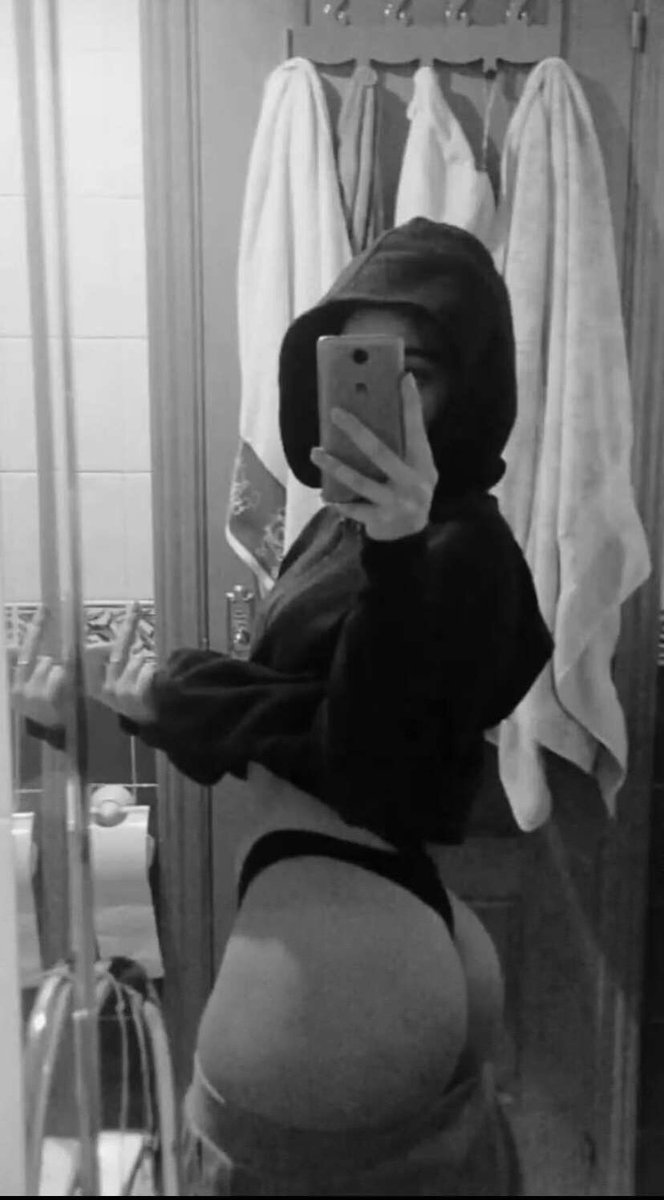 Hör auf zu sabbern du Erbärmlicher Loser, ich erwarte Amazon Gutscheine!
#findomBE #FinDom #domina #dom #herrin #geldherrin #cuckold #cocktribute #geldsklave #zahlschwein #füße #socken
