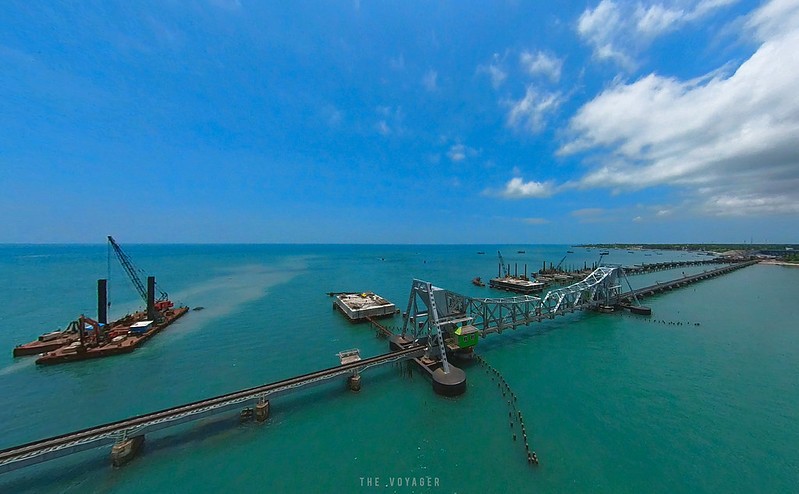 TheVoyager_iakr's tweet photo. #PambanBridge #RailwayLine At #Rameshwaram

Please Do Like, Share &amp; Follow

#Traveller #Travelog #TheVoyager #Voyager #Travel #Travelling #TravelPhotography #TravelBlogger #travelgram #travelingram #traveltheworld #backpacker #backpacking #Tourism #TourismIndia #IncredibleIndia https://t.co/2FTebtmKLJ