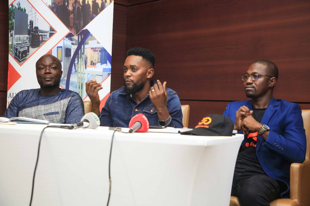 TRACE_Gospel's tweet image. Revivons en quelques images la conférence de presse, à l'Hôtel Azalaï le mercredi 18 Mai 2022, annonçant le prochain concert (dénommé #PROSTERNÉS) du chantre @hamoskisay...🚨
Restez connectés, de belles surprises arrivent😎! #HamosKiSayEnConcert #WeAreGospelMusic #TraceGospel