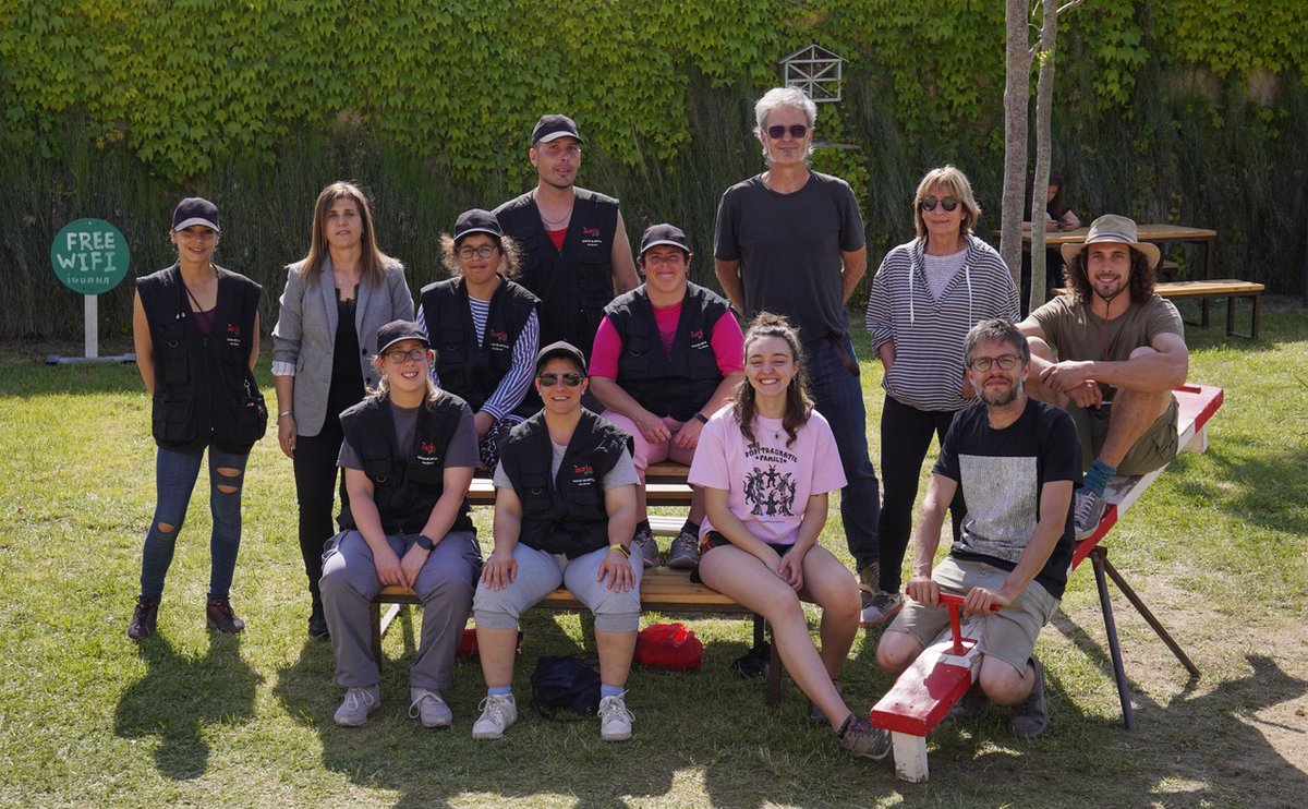 auria_grup's tweet photo. ÀURIA NETEJA|

Gràcies @RECstores per confiar una nova edició en l'equip de neteja especialitzada d'Àuria. 

Una edició molt esperada en la que hem tornat a col·laborar amb més de 20 professionals d'un sector essencial als esdeveniments.

✊Un equip de 10! 

#ÀuriaProfessionals https://t.co/opL6Mlu7Yu