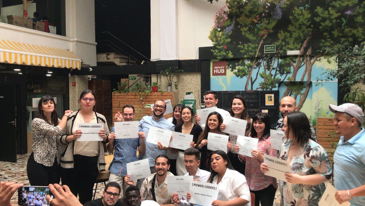 ImpactHubMAD's tweet image. Hoy, Día de Graduación en #ImoactHubAlameda para nuestros participantes en #Powercoders la academia de Programación para personas refugiadas que les ha permitido acceder a una oportunidad laboral tras una intensa formación...¡Enhorabuena, gran trabajo y esfuerzo!