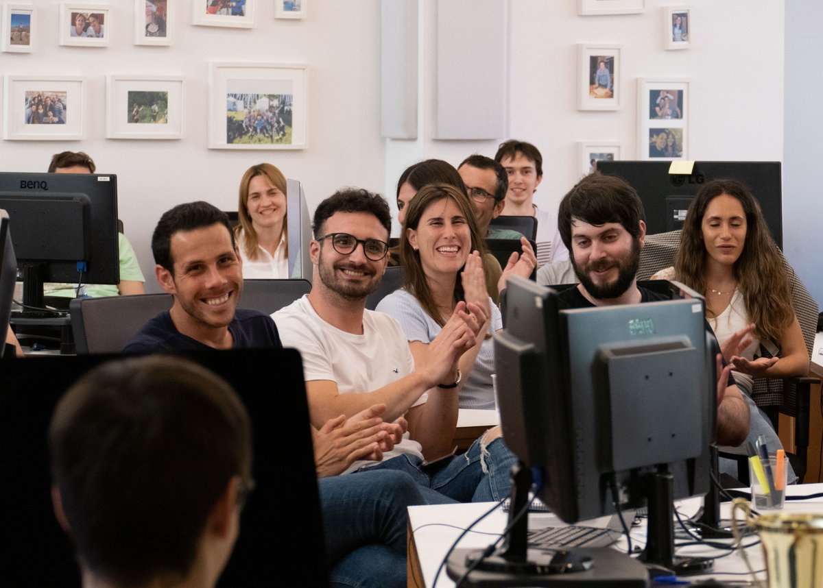 pinchaaqui's tweet photo. Cerramos una intensa semana en la que hemos tenido el privilegio de reunirnos todos en nuestras oficinas, compañeros/as de Cataluña, Andalucía, Madrid, Valencia y Castilla y León.

Mucho talento, el mejor equipo, un proyecto único. Gracias por seguir dando lo mejor de cada uno/a. https://t.co/LR5fIHYipu
